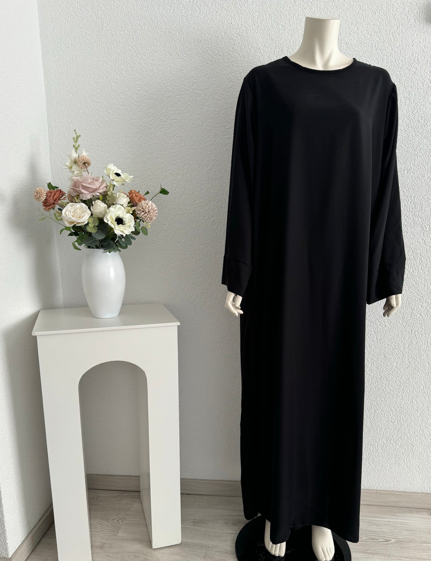 Lightweight Abaya in Medina Silk