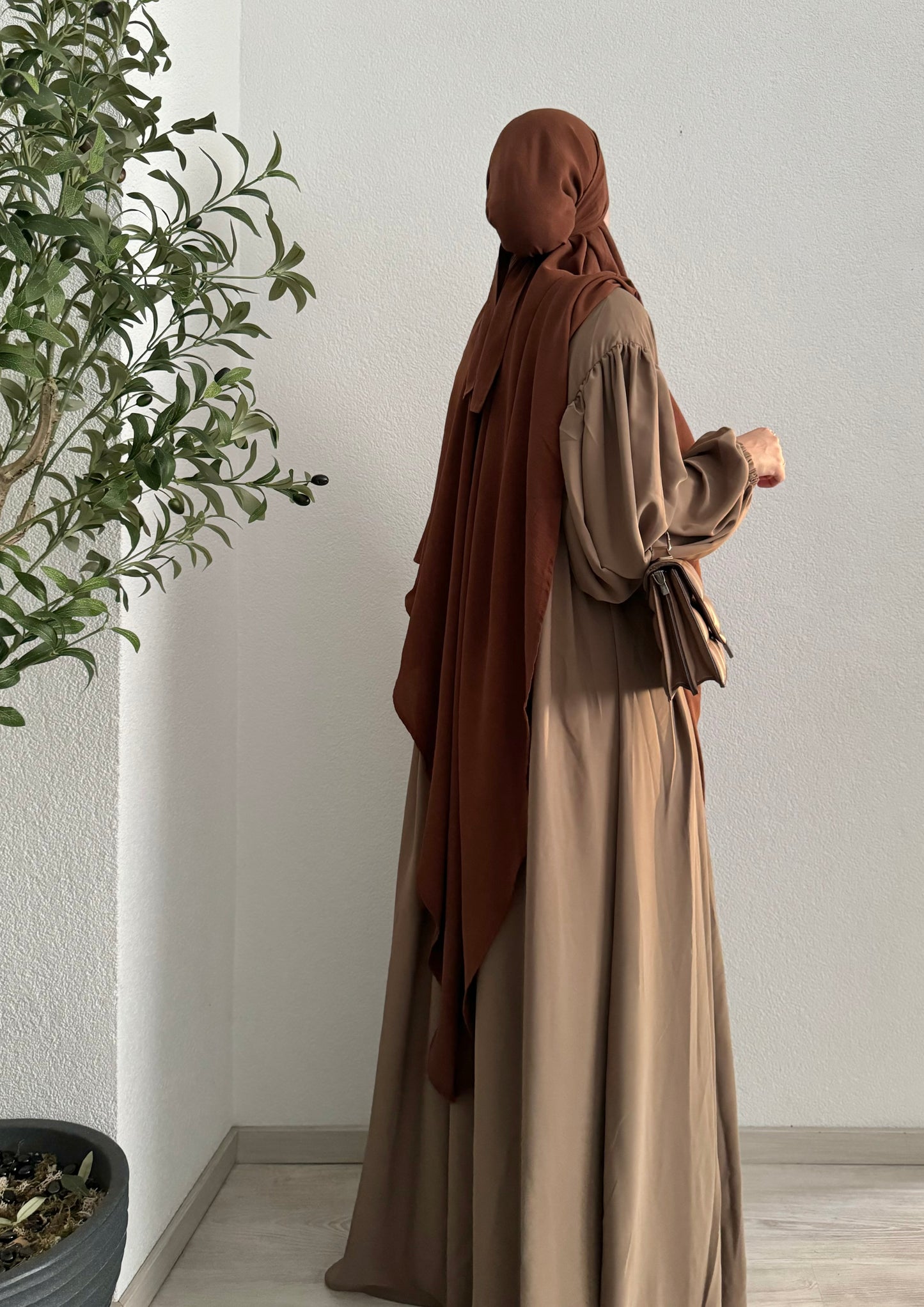 Abaya Mansoura in Medina Silk