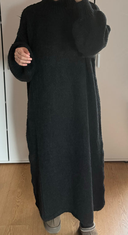 Übergroßes Strickkleid