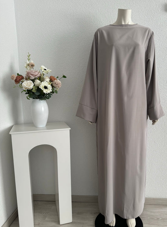 Lightweight Abaya in Medina Silk