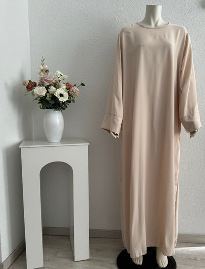 Lightweight Abaya in Medina Silk